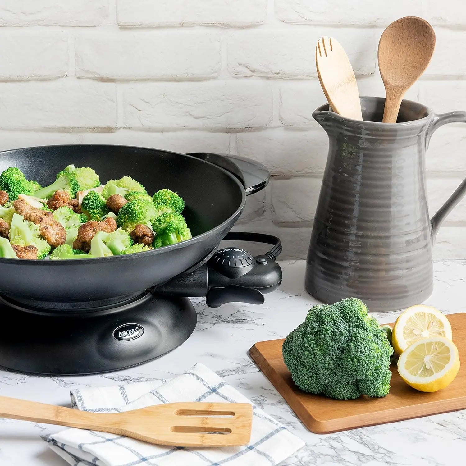 Wok w/ Glass Lid & Accessories, Electric Non-stick, Black